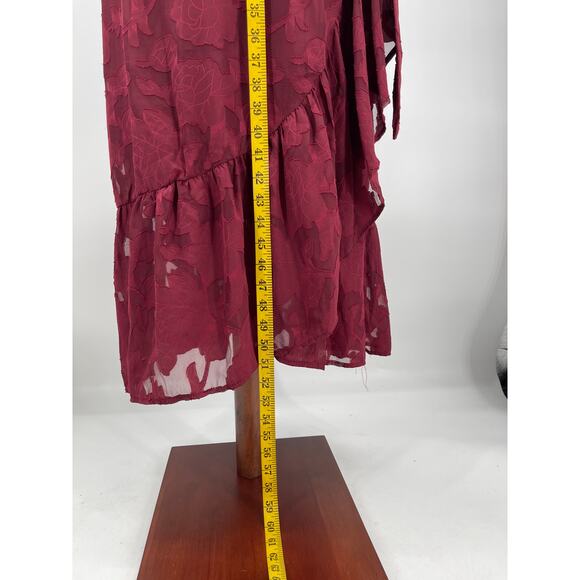 LULU'S SZ S Blissfully Burgundy Jacquard Short Sleeve Belted Wrap Midi Dress B44 - Picture 8 of 10